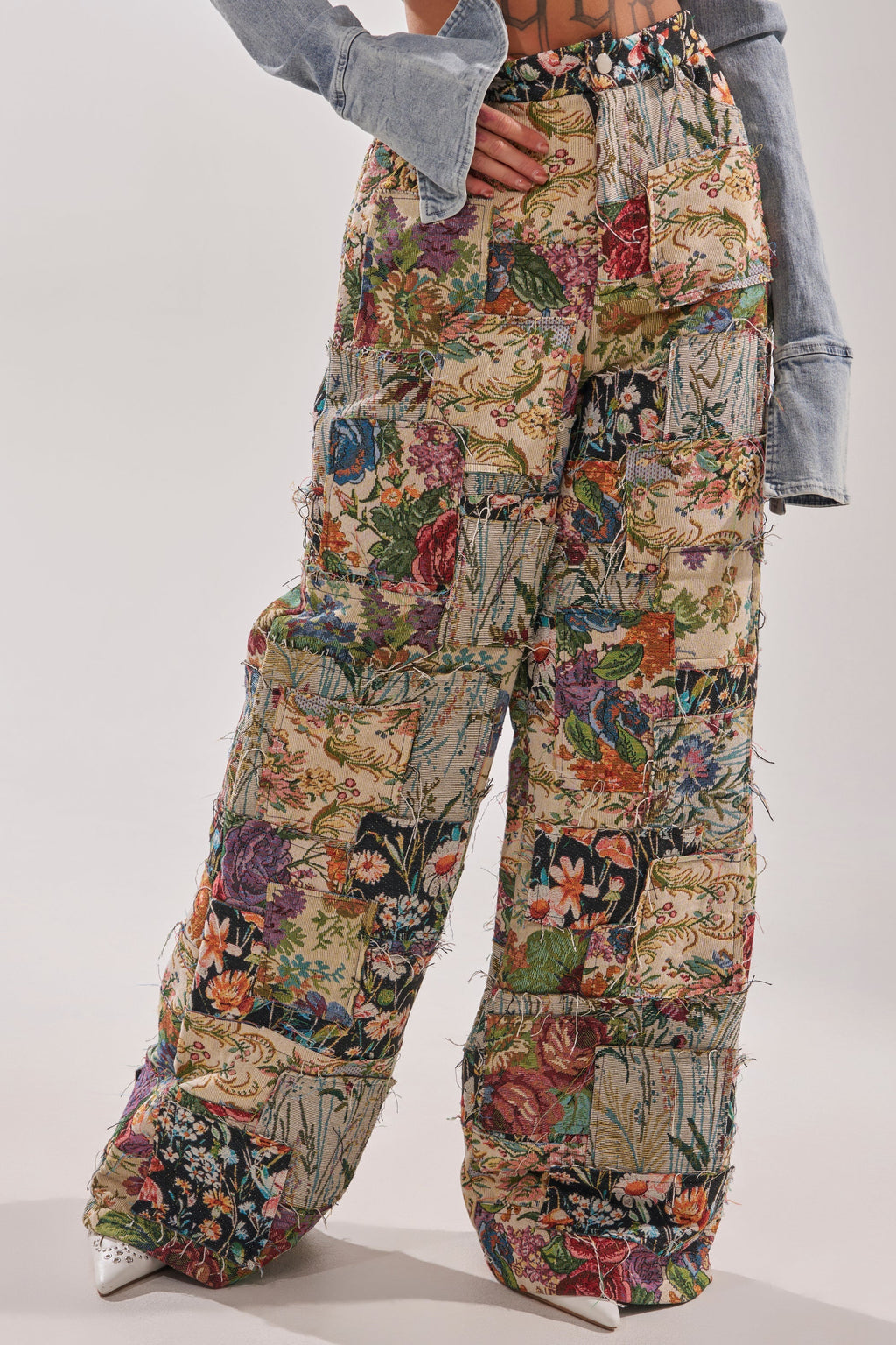 OUT OF MY MIND TAPESTRY PANT