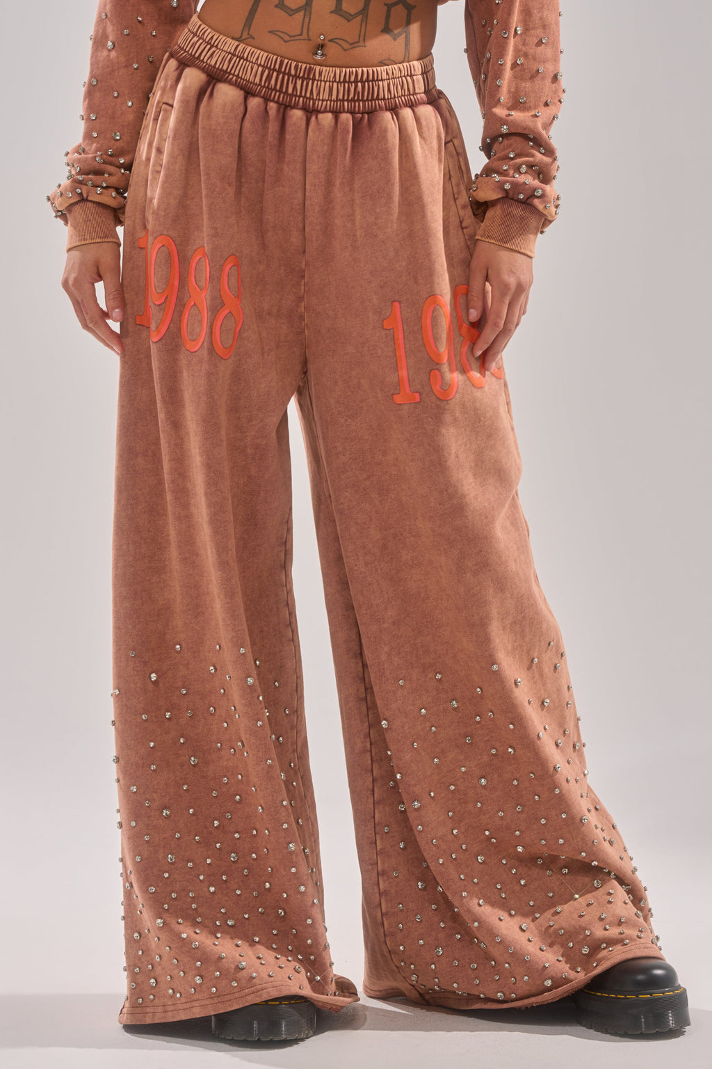 STUDIO LIVING WIDE LEG JOGGER