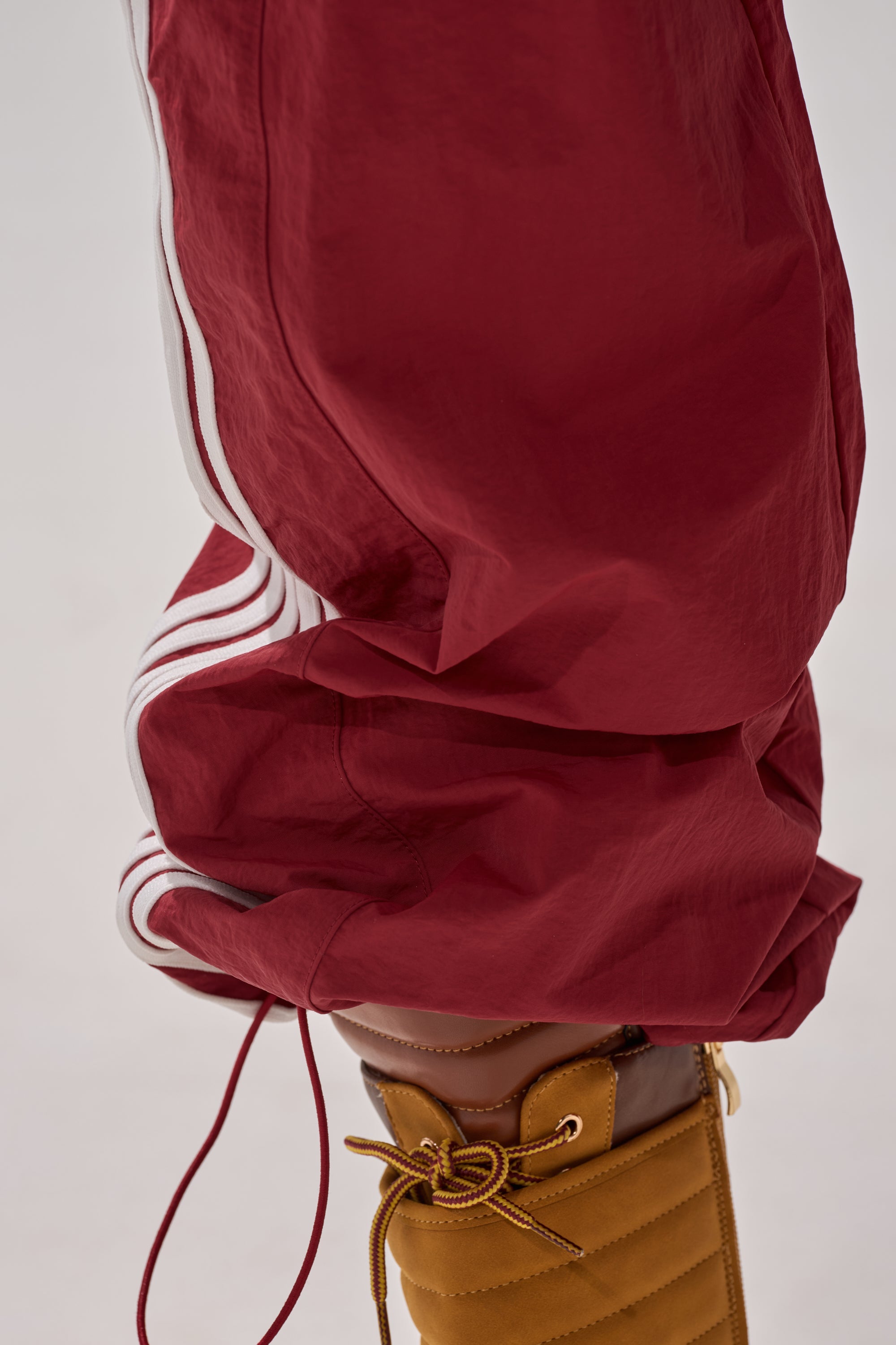 DENNIS TRACK PANT IN BURGUNDY