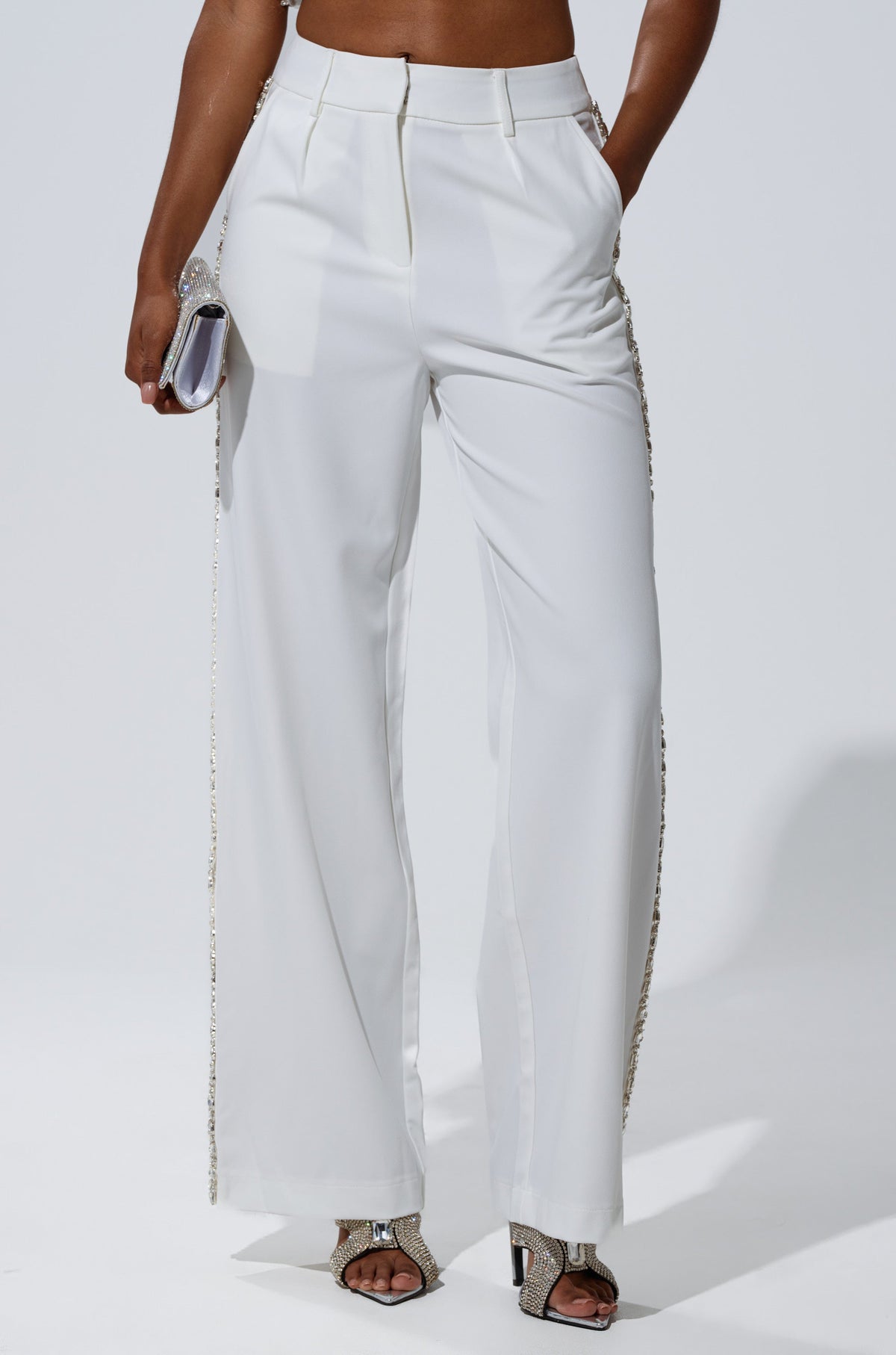TALK TO ME TROUSER WITH RHINESTONE IN WHITE