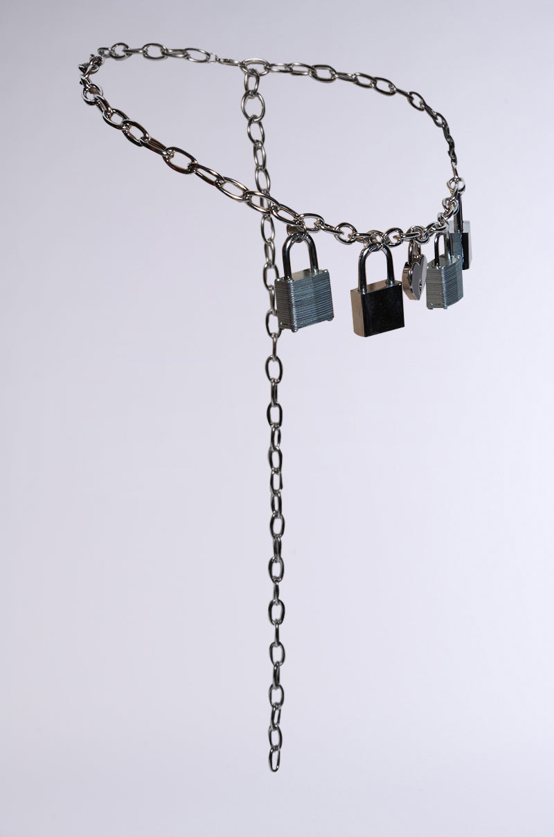 HEART ON LOCK CHAIN BELT