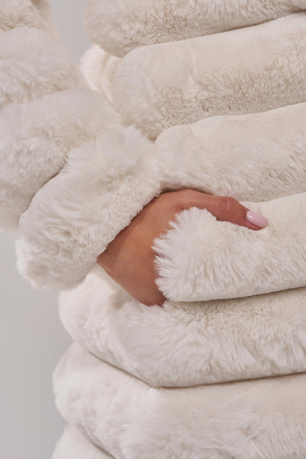MAXI POPCORN FAUX FUR IN WHITE