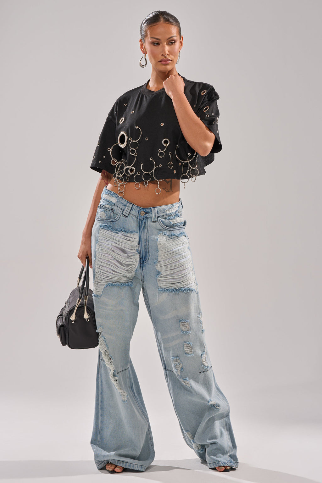 RING AROUND ME CROPPED TEE