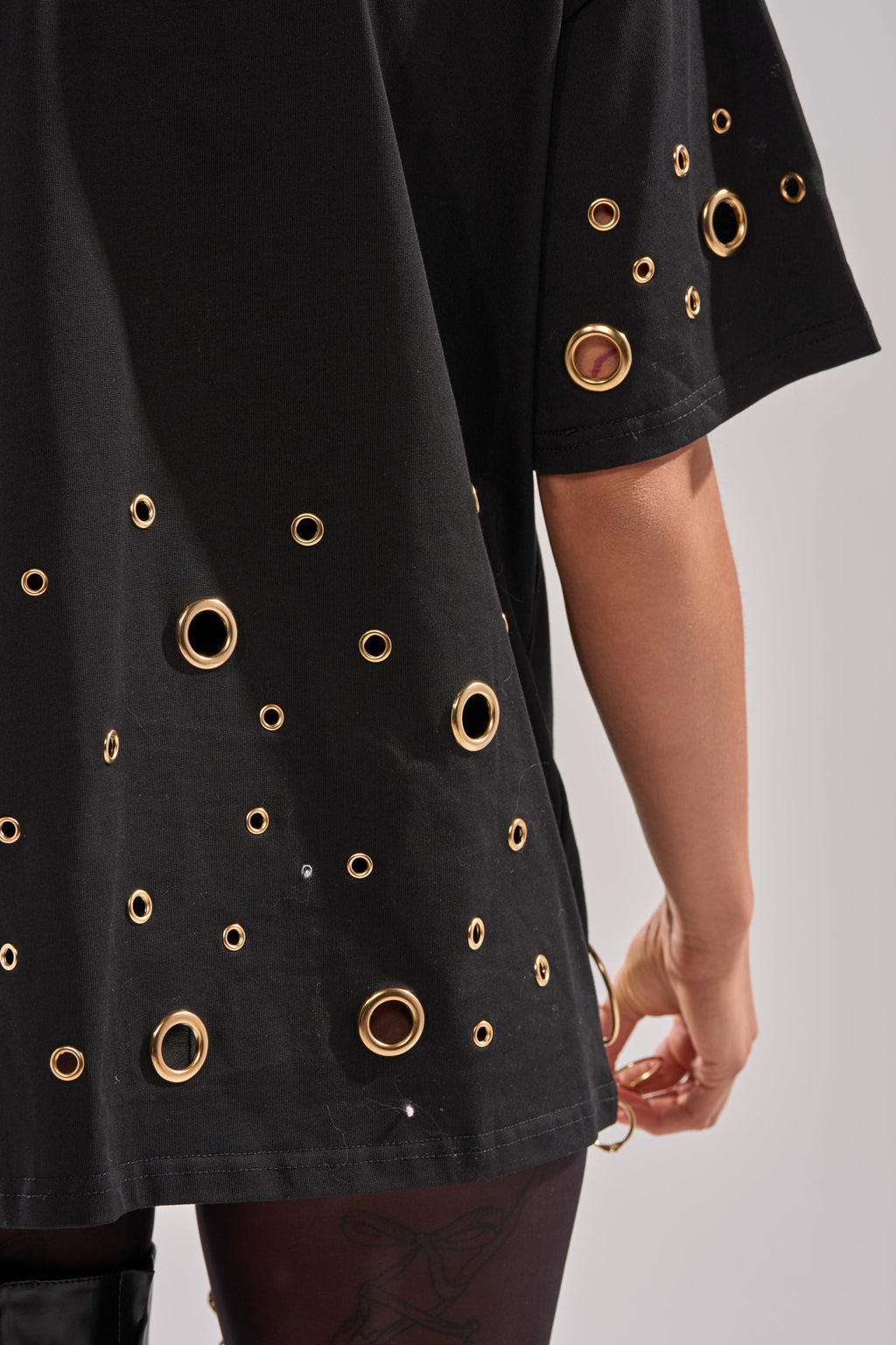 RING AROUND ME OVERSIZED TEE