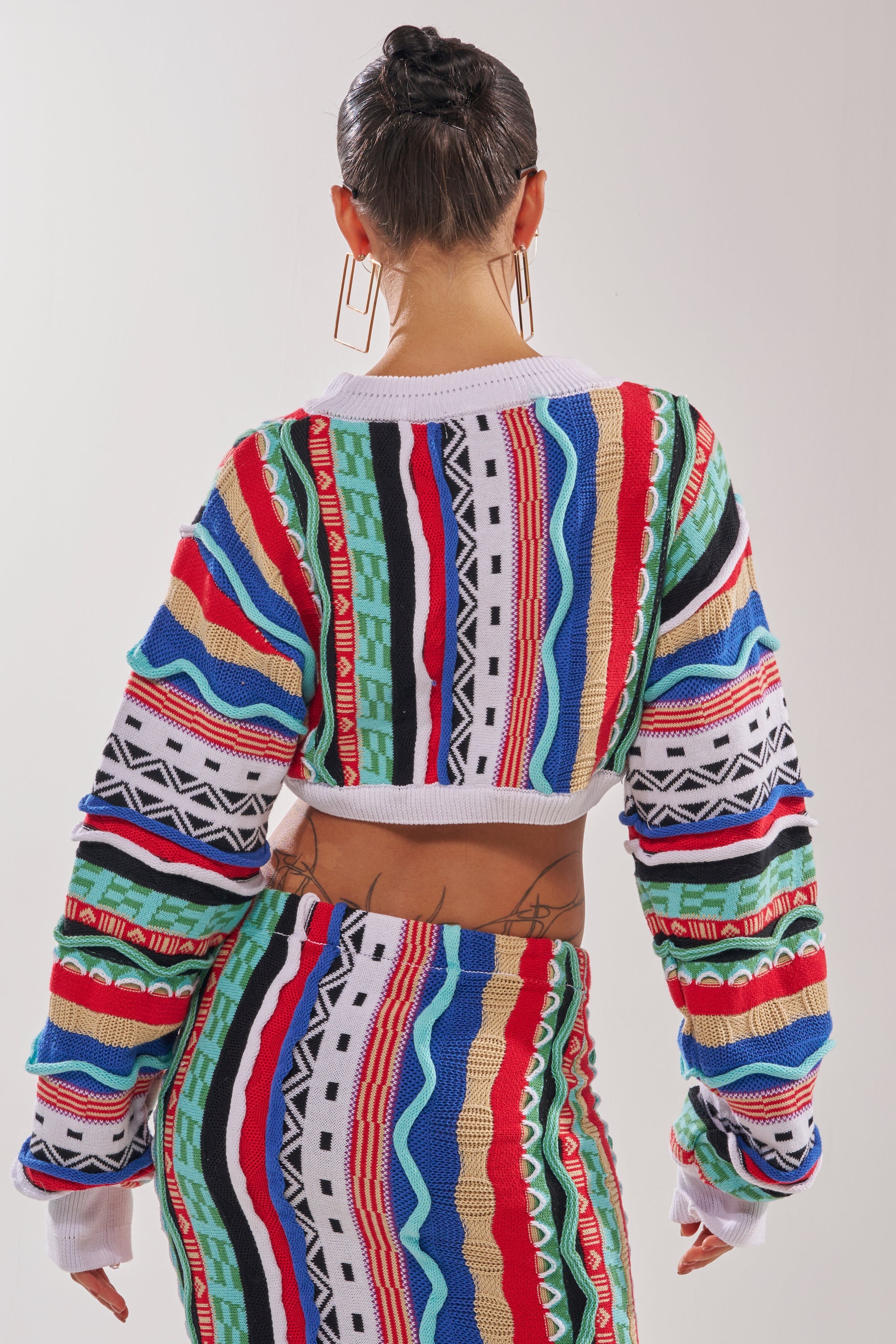 FEELING THE VIBES CROP SWEATER