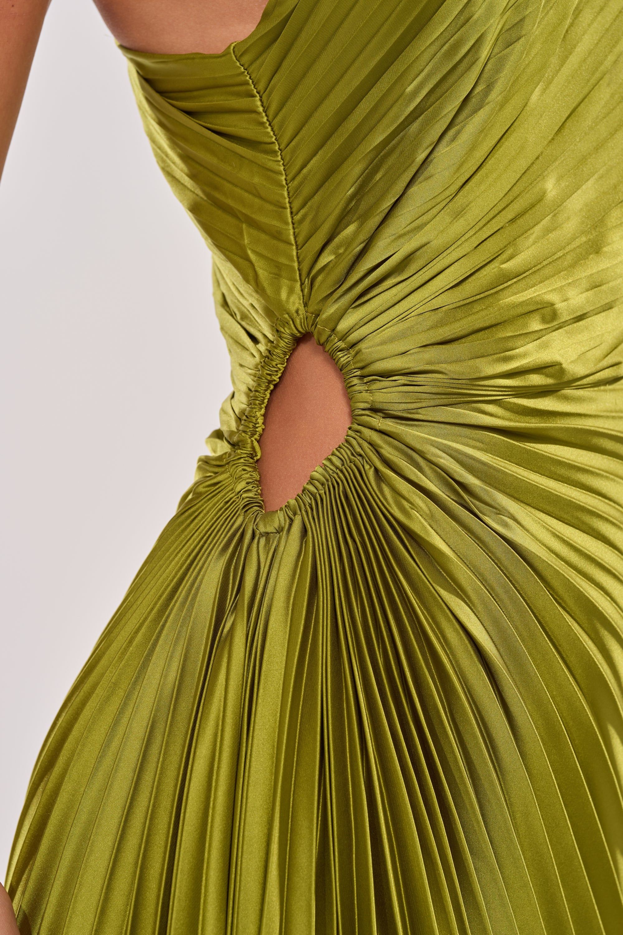 MIDNIGHT MAVEN SLEEVELESS MAXI DRESS IN GREEN