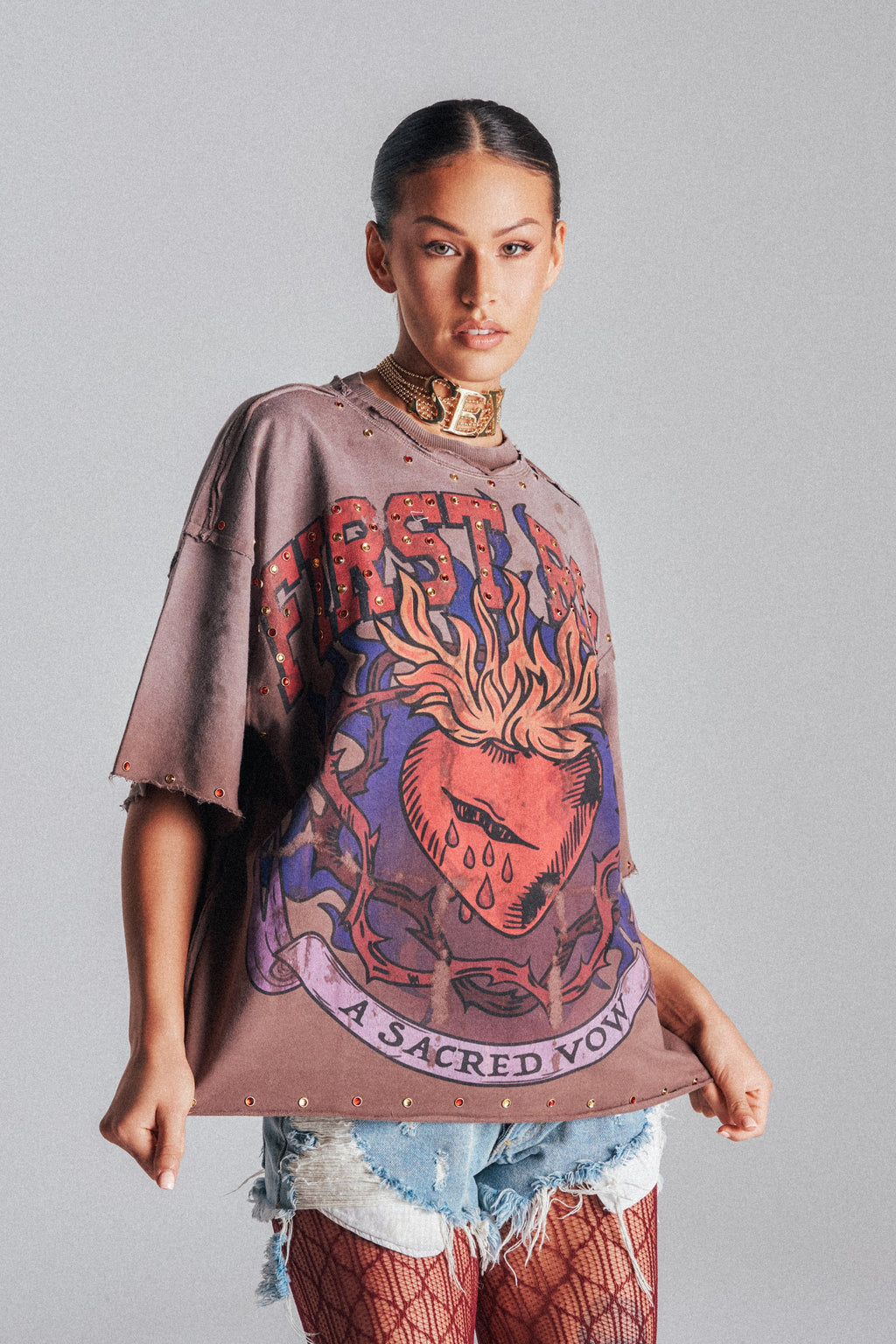 FIRST ROW SACRED HEARTH RHINESTONE DISTRESSED TEE