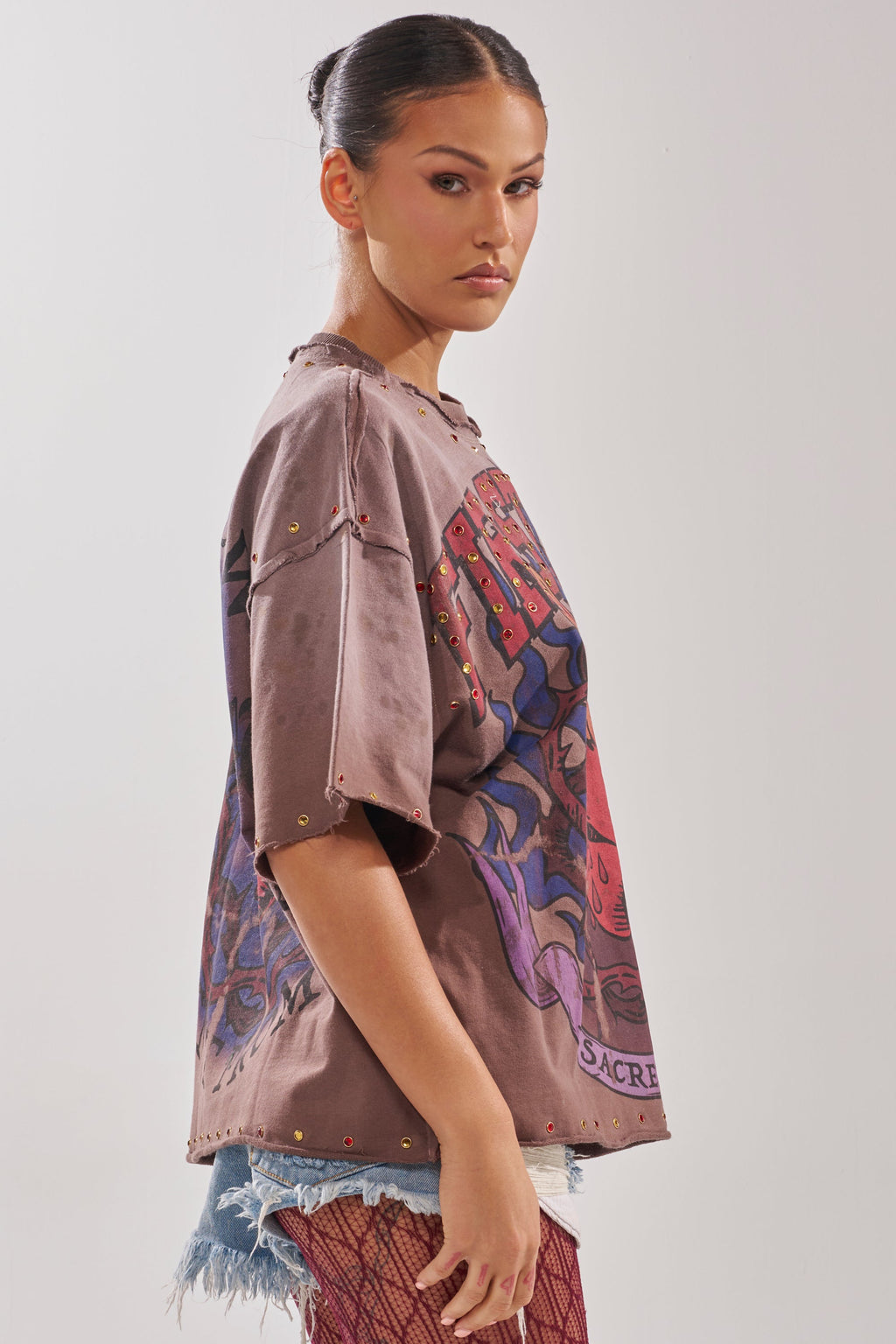 FIRST ROW SACRED HEARTH RHINESTONE DISTRESSED TEE