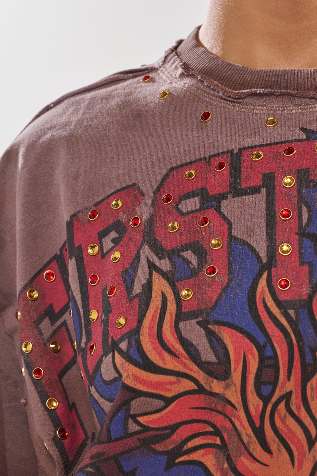 FIRST ROW SACRED HEARTH RHINESTONE DISTRESSED TEE