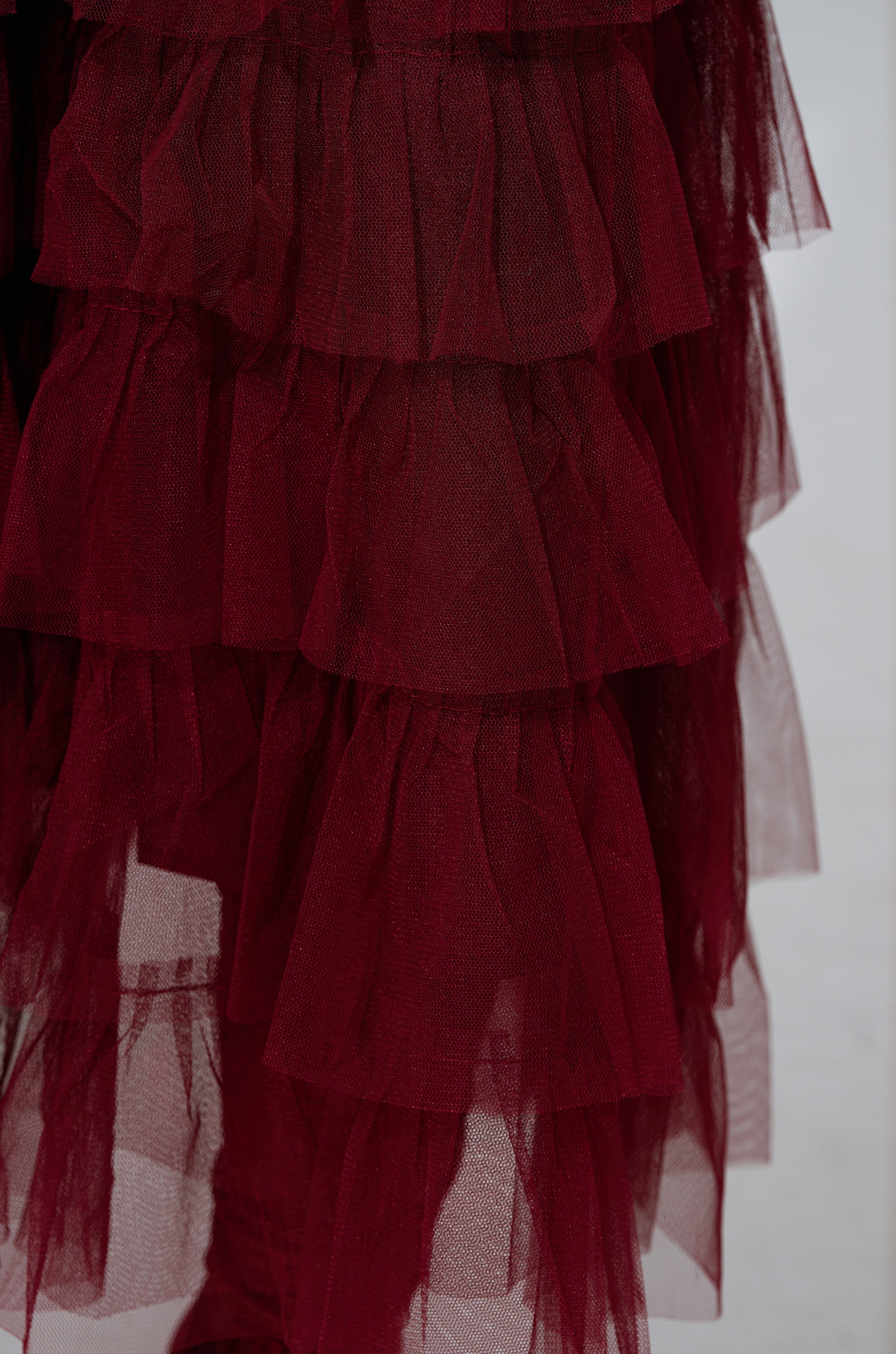 STARS ALIGNED MESH RUFFLE MAXI SKIRT IN BURGUNDY