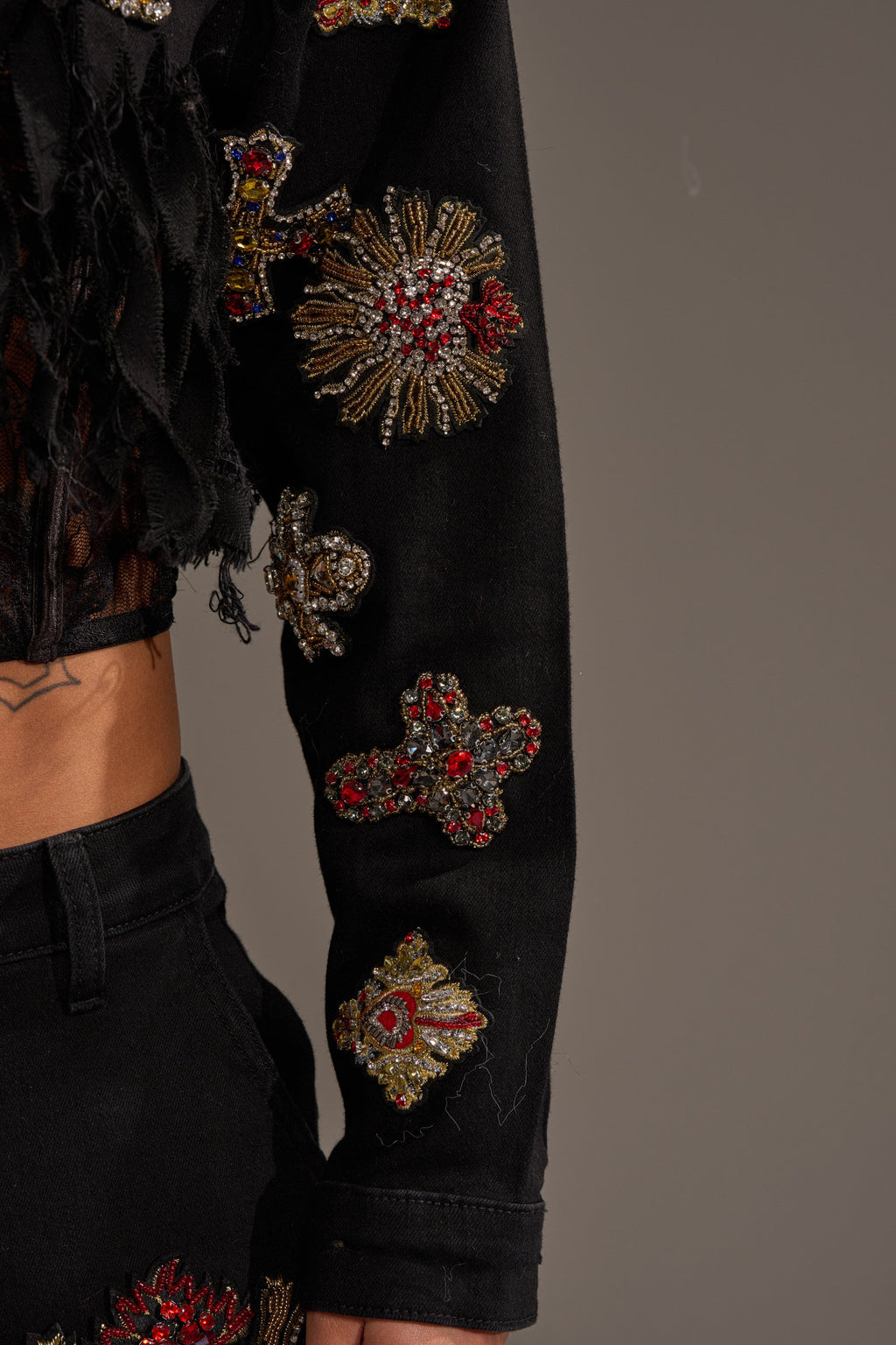 MAIN SQUEEZE CROPPED DENIM JACKET