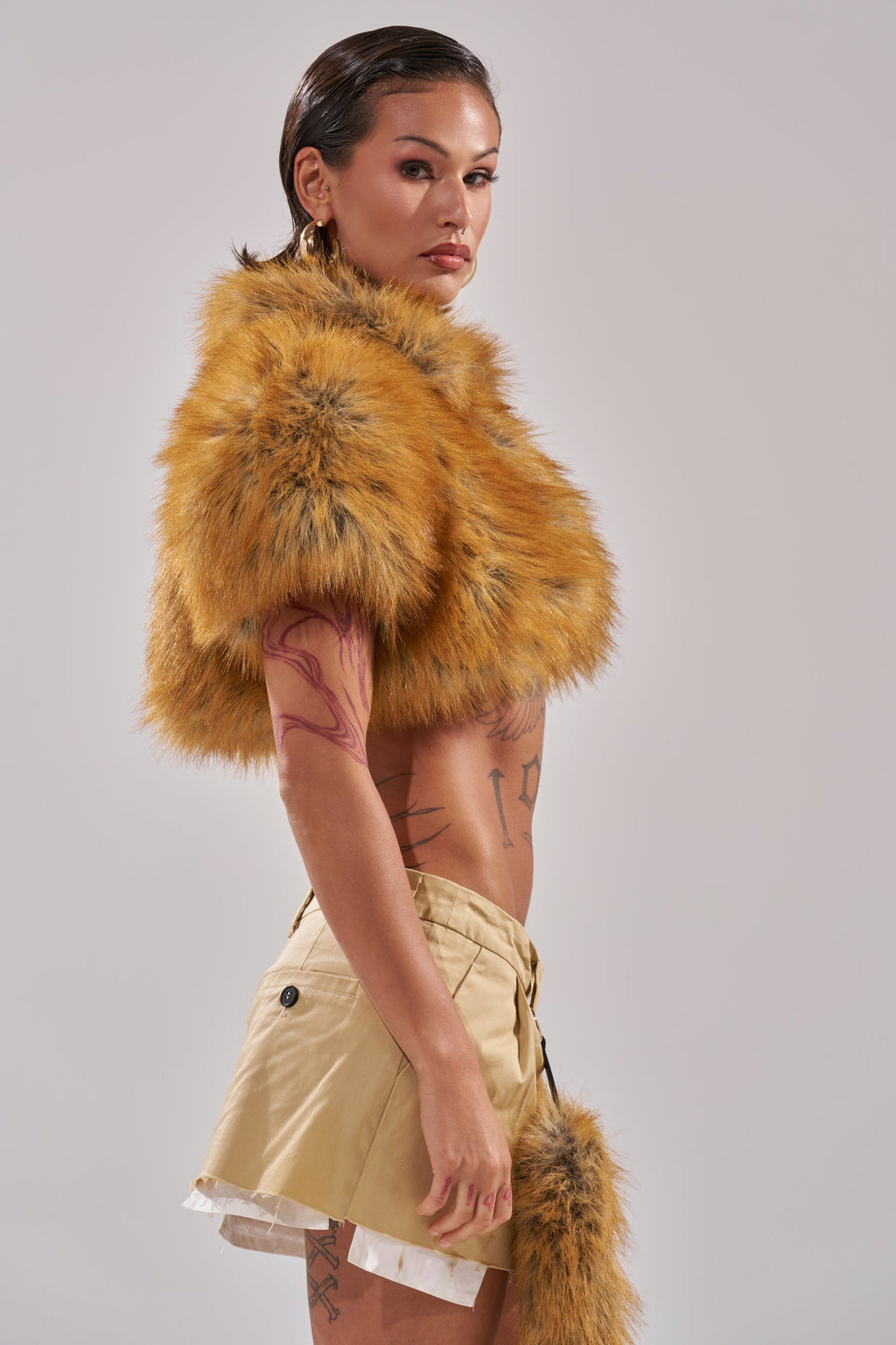 LUXE LIFE FAUX FUR SHAWL IN BROWN