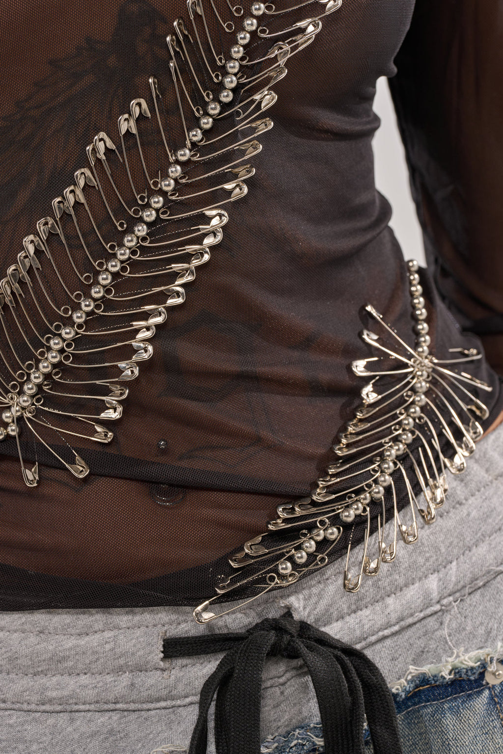 PINNED DOWN MESH TOP