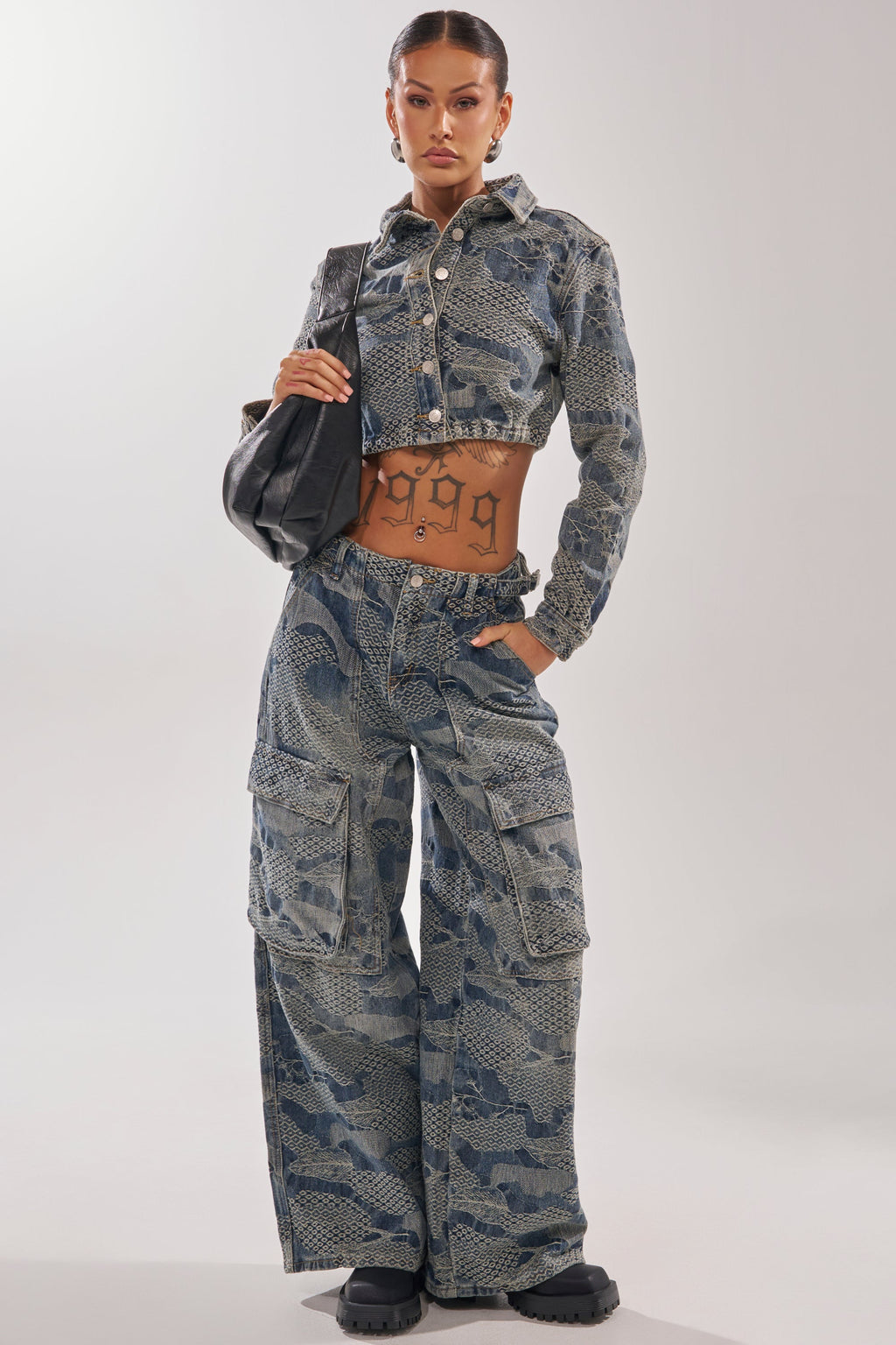 I THINK YOU WANNA KNOW DENIM BUTTON DOWN