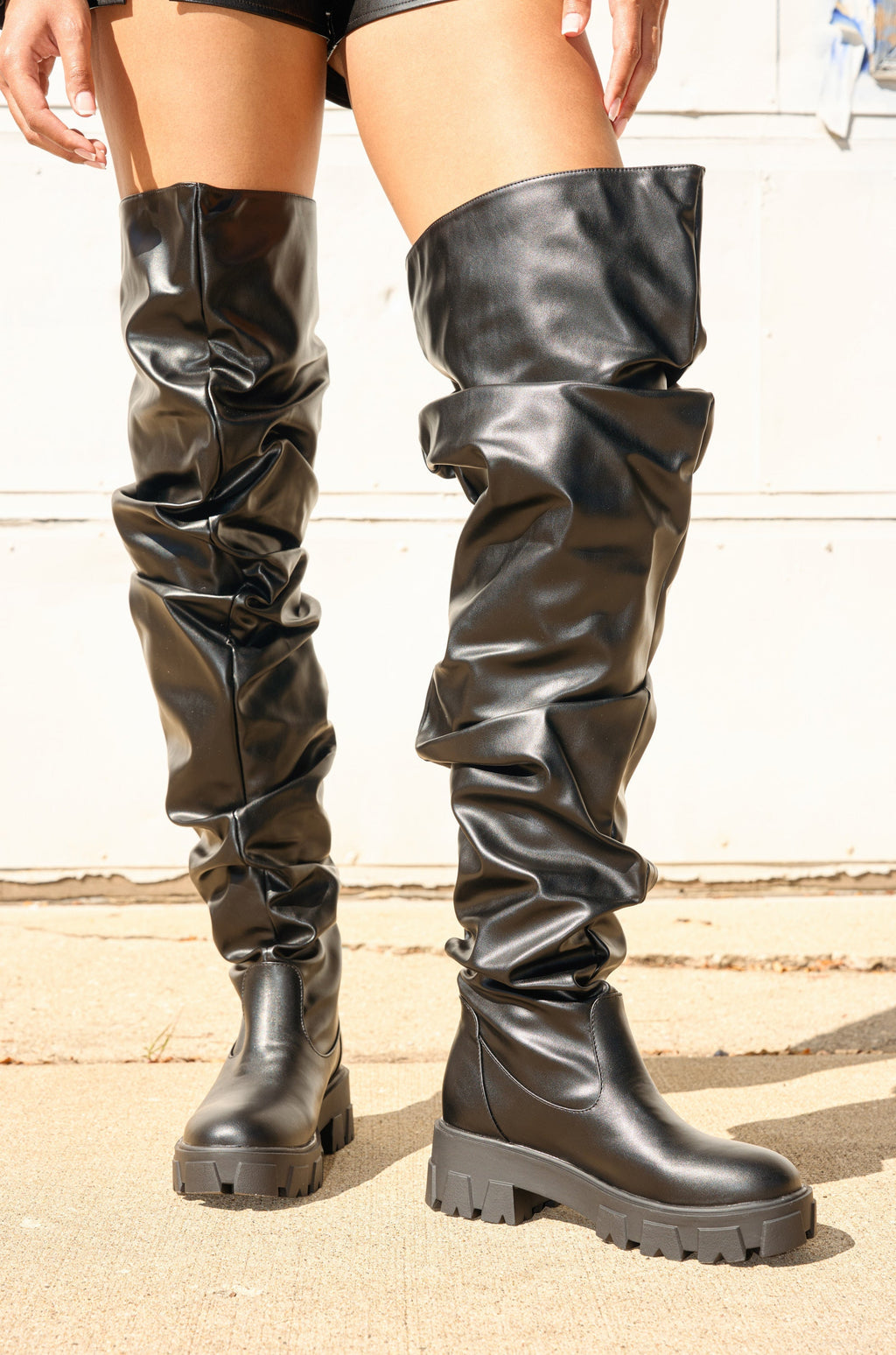 AZALEA WANG KIPLING BLACK RUCHED UP FLAT BOOT