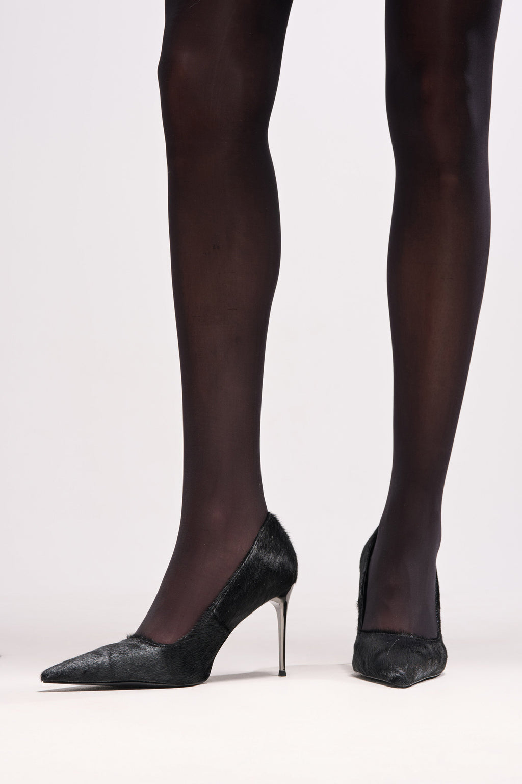 AZALEA WANG ROSEE BLACK PONY HAIR PUMP