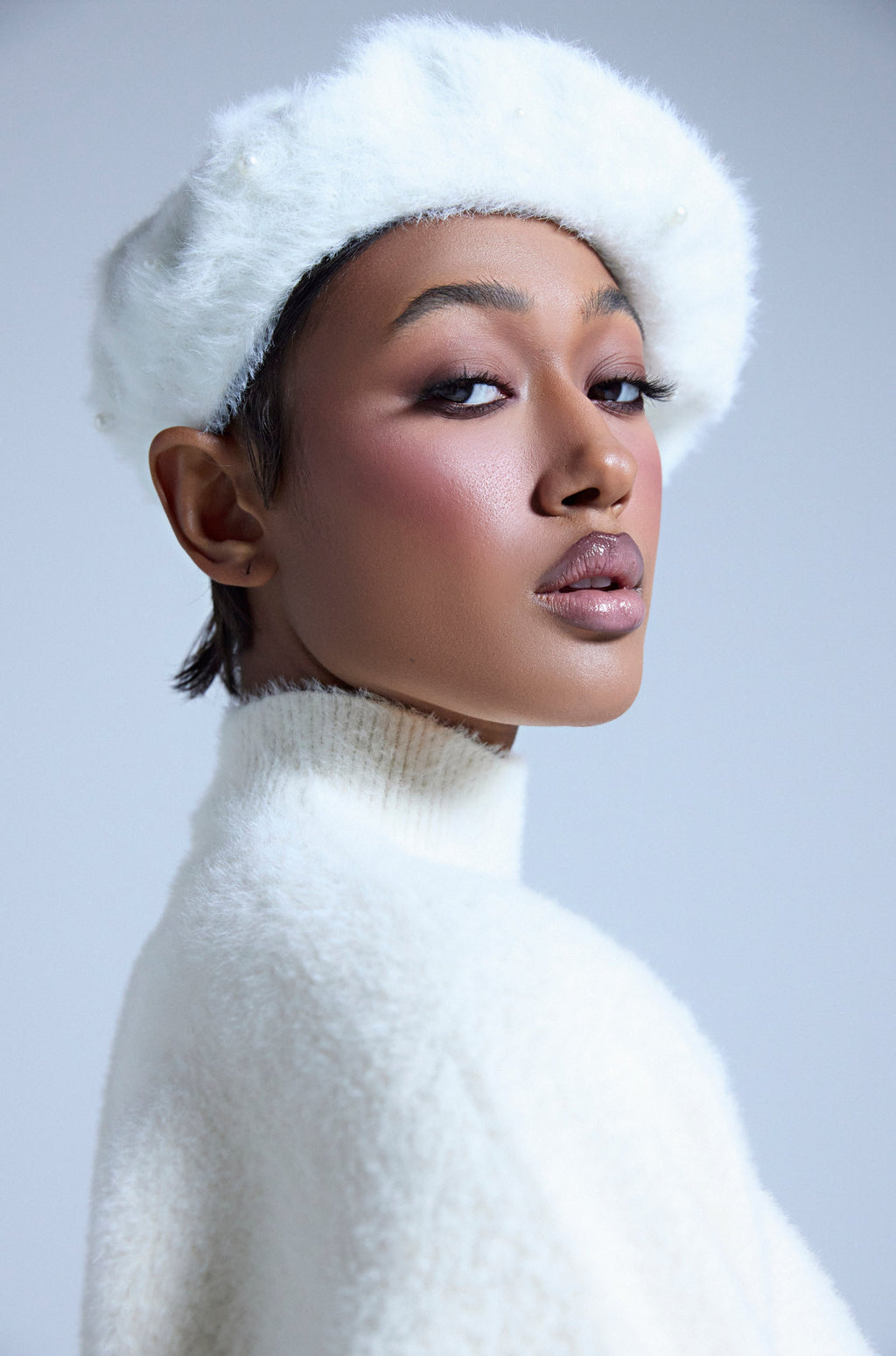 PEARLY WHITES FLUFFY BERET