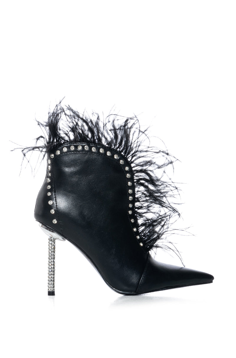 AZALEA WANG ALEJANDRA BLACK FEATHER BOOTIE