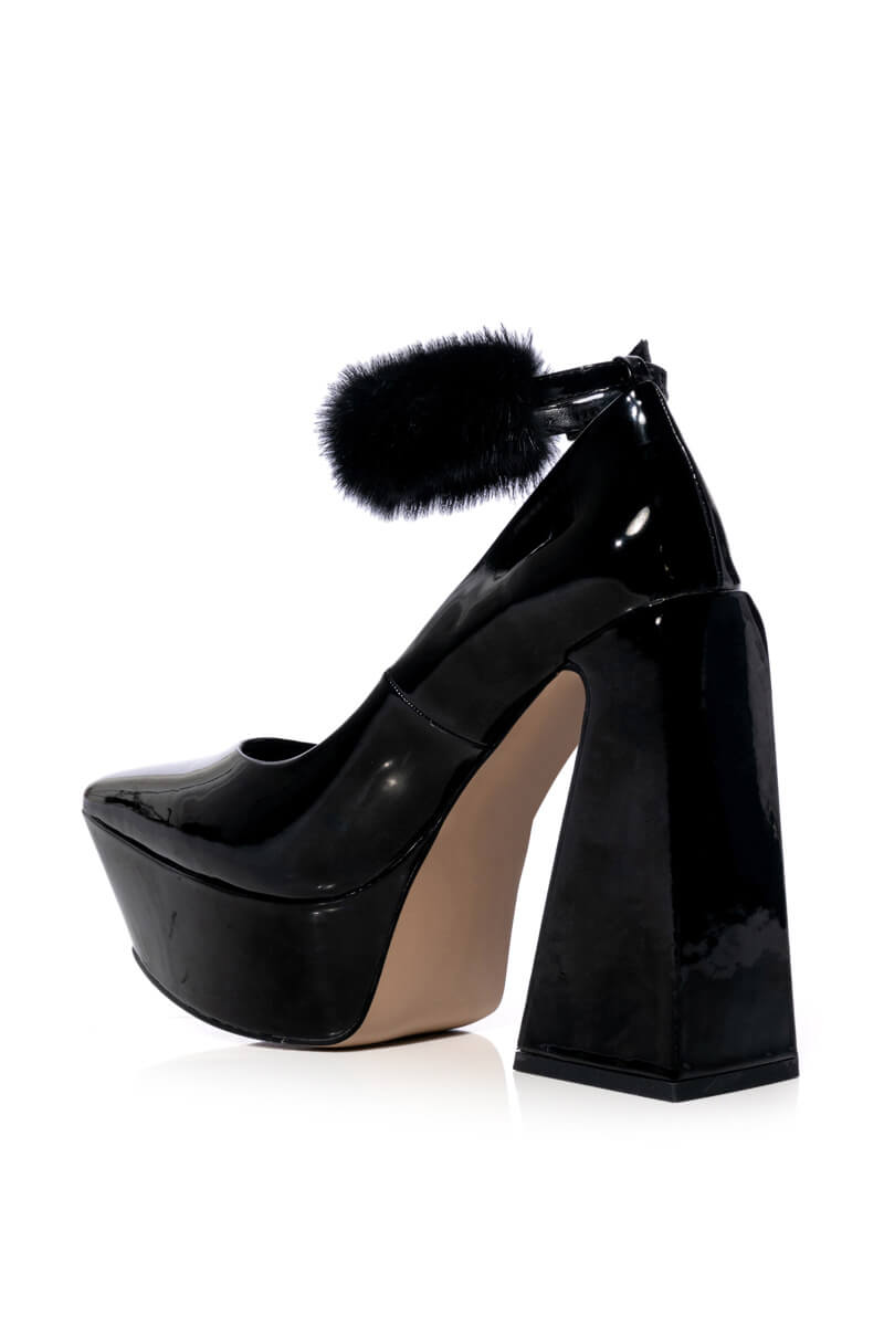 AZALEA WANG KORNESLIA CHUNKY PUMP IN BLACK