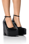 AZALEA WANG SAYERS WEDGE POINTED TOE PUMP IN BLACK