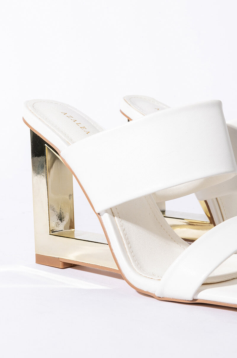 AZALEA WANG HEAD IN THE CLOUDS WEDGE SANDAL IN WHITE