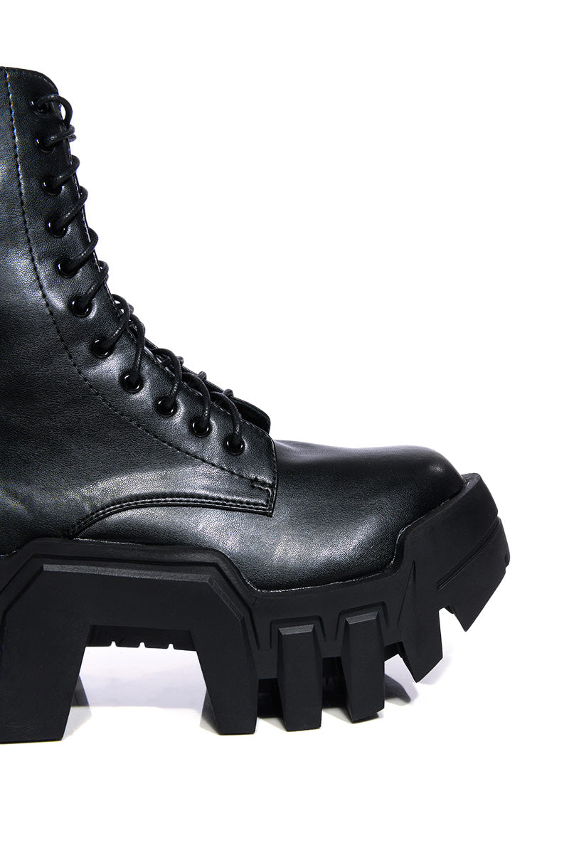 AZALEA WANG OLYMPIA WHITE CHUNKY BOOTIE