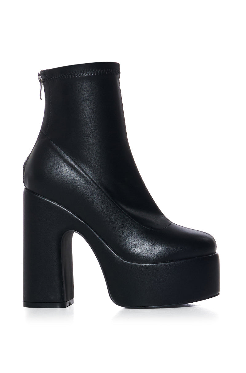 AZALEA WANG ROCKWELL BLACK CHUNKY BOOTIE