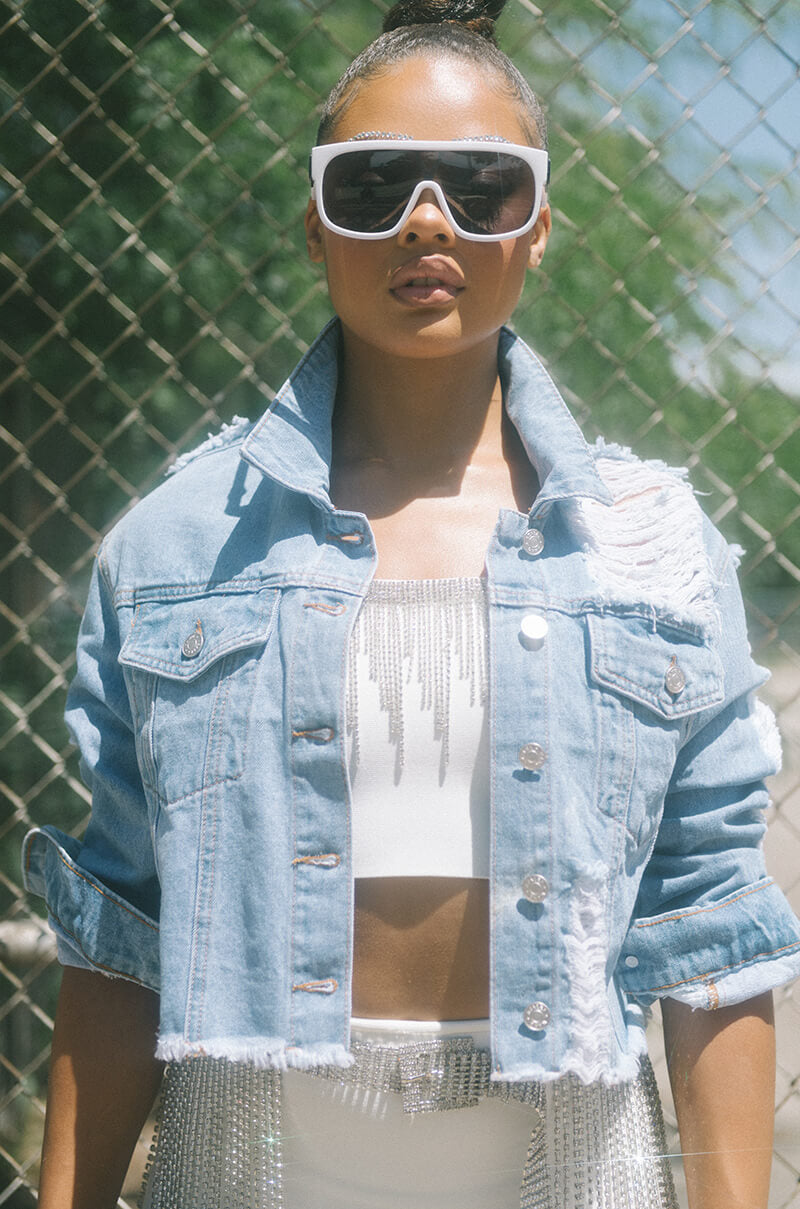 ULTRA DISTRESSED CROP DENIM JACKET