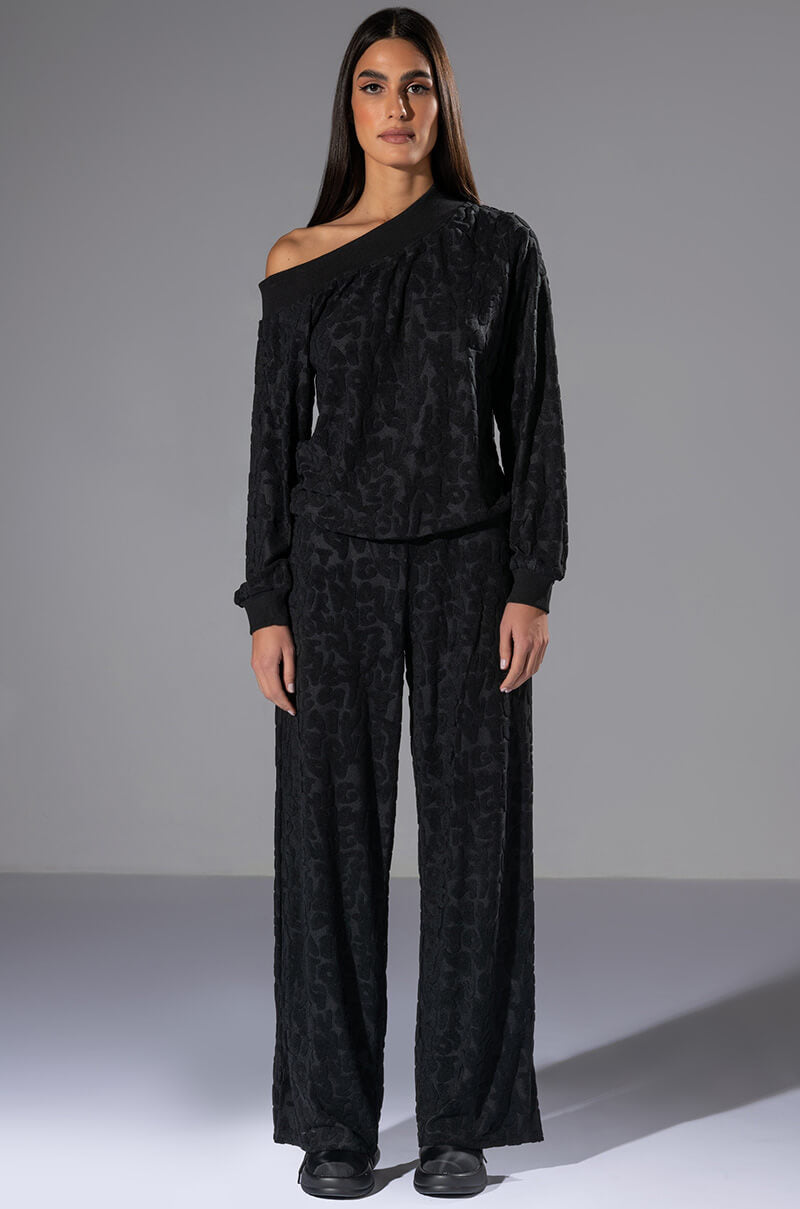 BE HERE TEXTURED WIDE LEG SWEATPANT