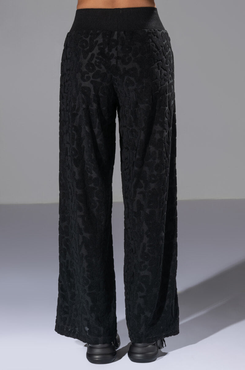 BE HERE TEXTURED WIDE LEG SWEATPANT