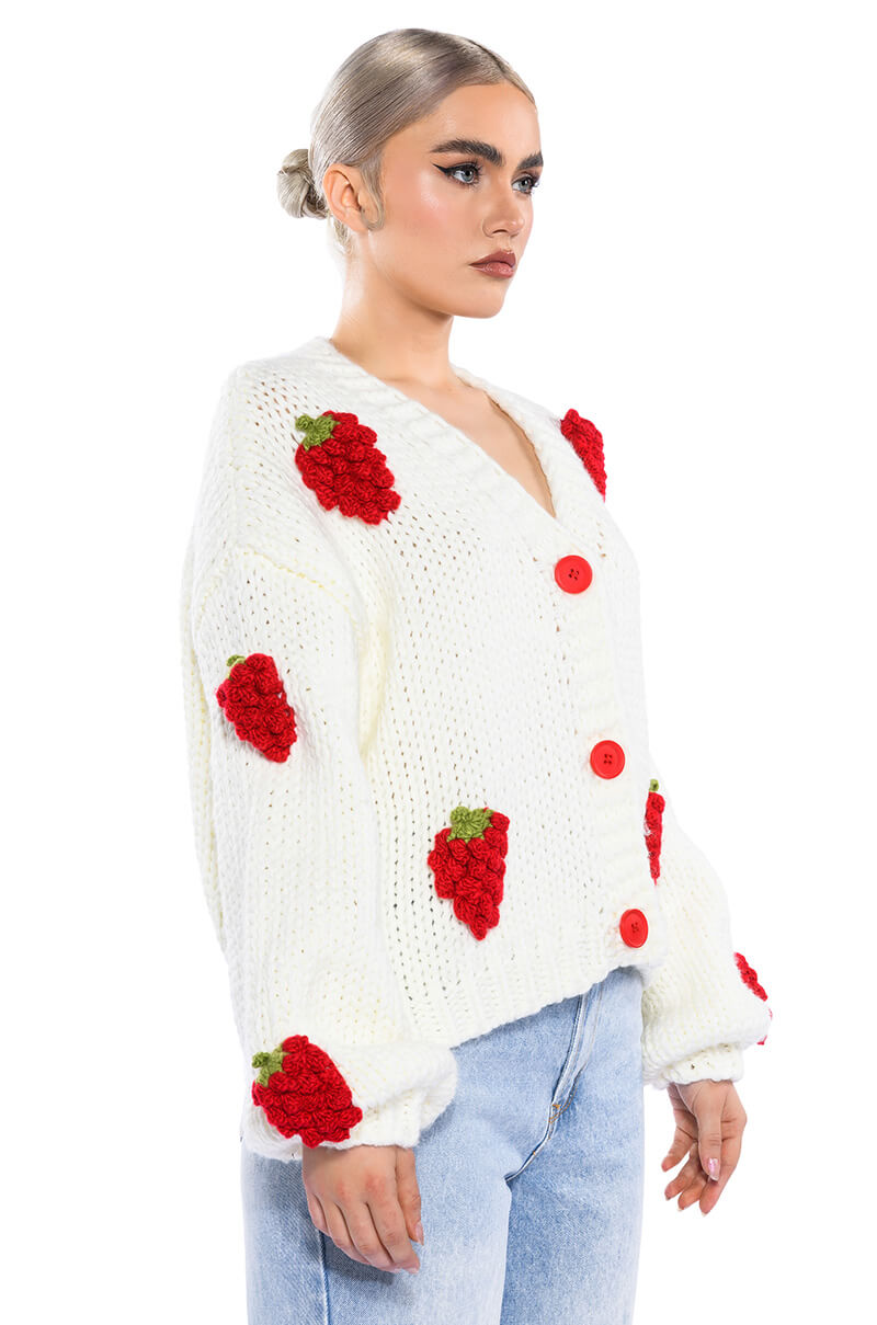 BERRIES BUTTON CARDIGAN