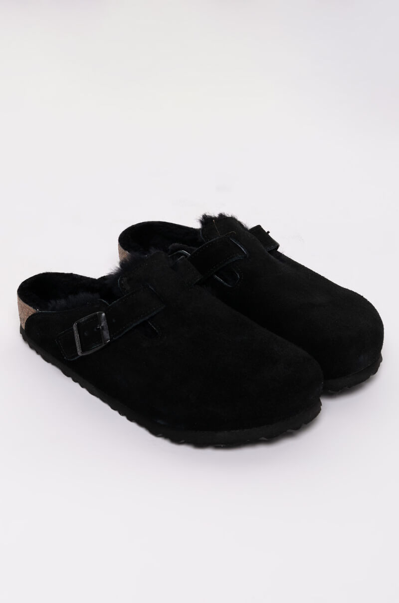 BIRKENSTOCK BOSTON SHEARLING SANDAL IN BLACK