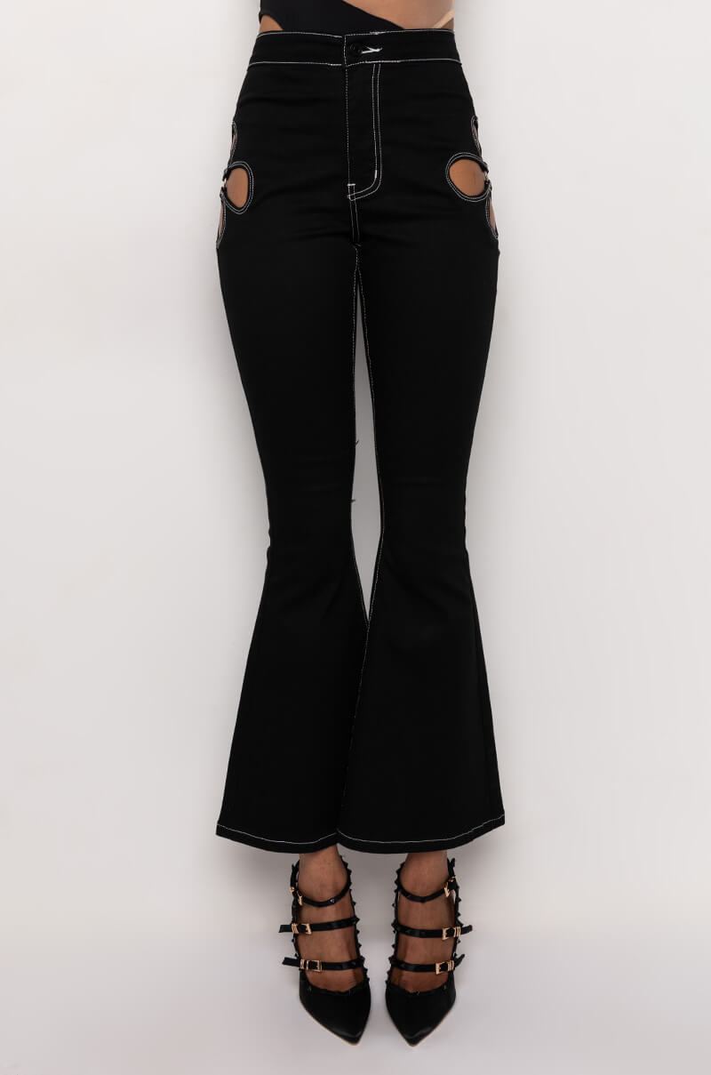 BLOSSOM CUT OUT DETAIL FLARE JEAN