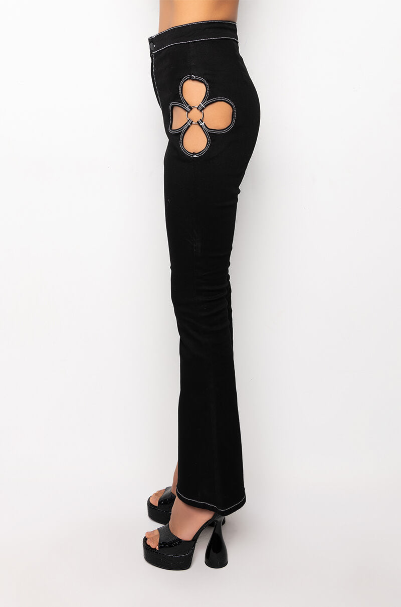 BLOSSOM CUT OUT DETAIL FLARE JEAN