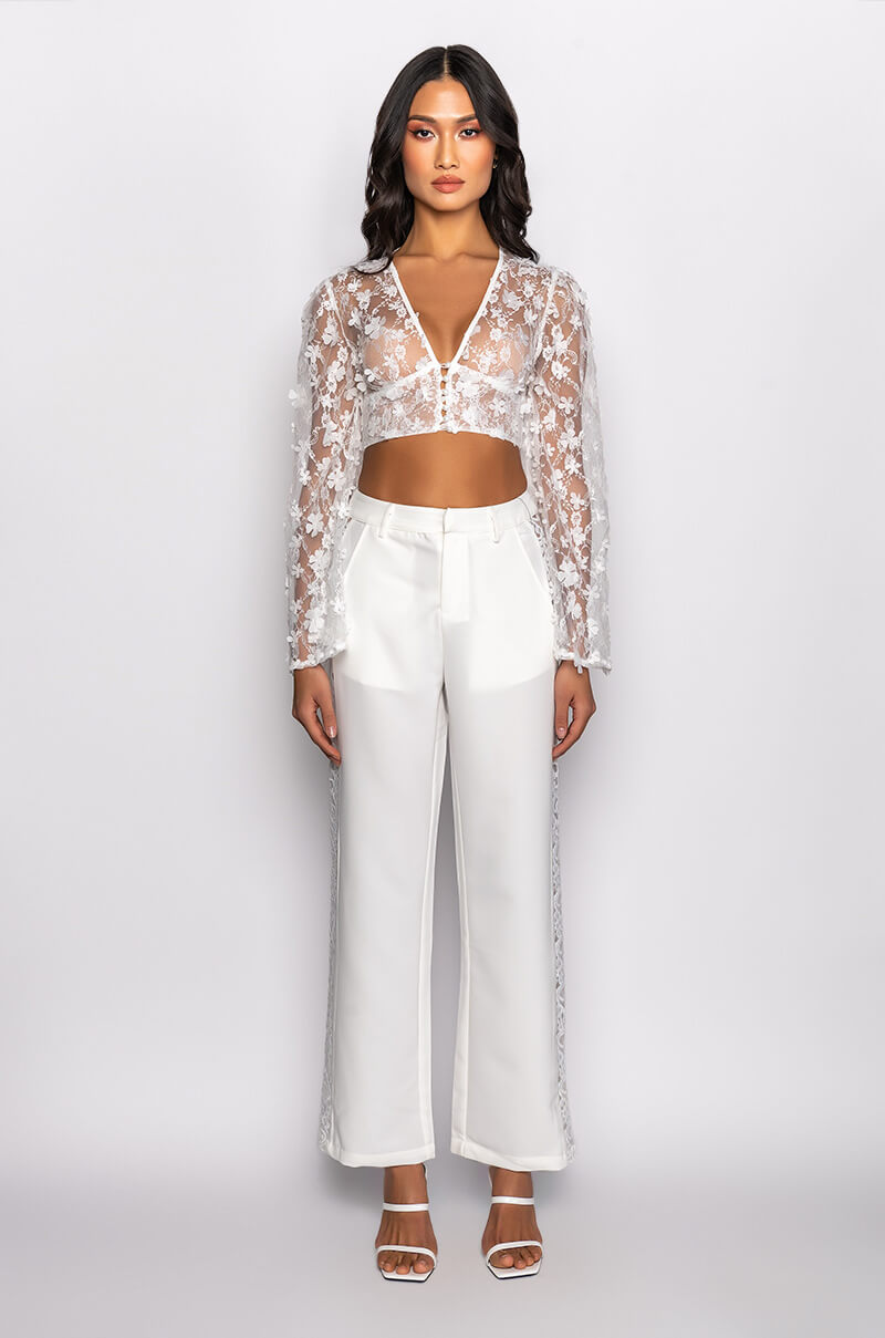 LILA FLORAL DETAIL CROPPED BLOUSE