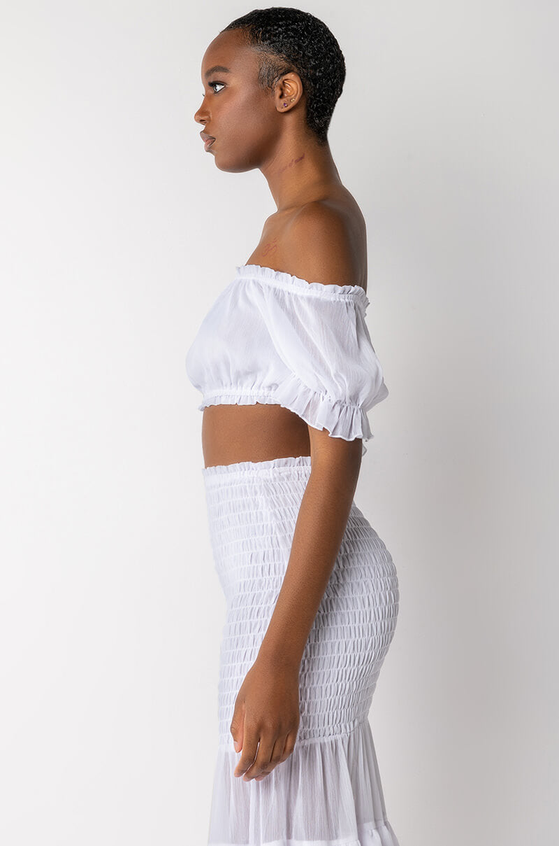 DELILAH OFF THE SHOULDER CROP TOP