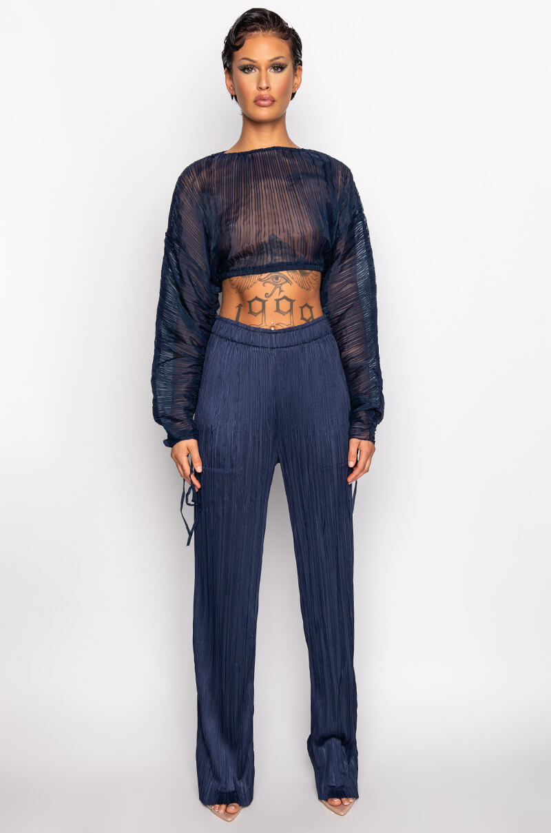 DAHLIA PLEATED LONG SLEEVE CROPPED BLOUSE