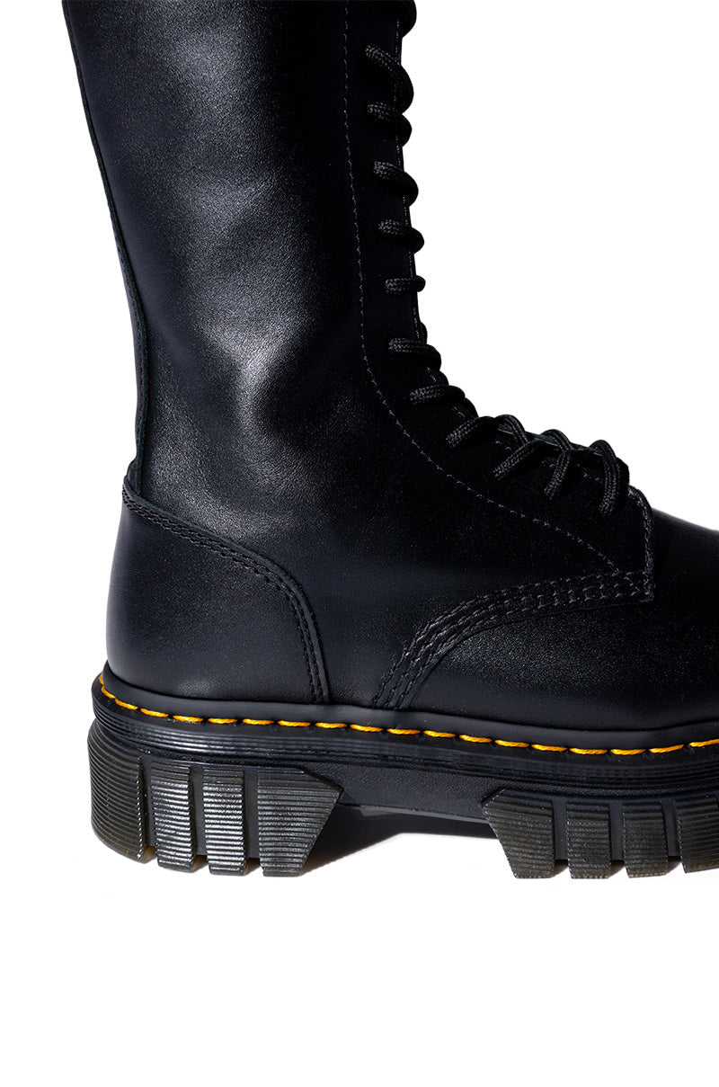 DR MARTENS AUDRICK 20 EYE BOOT NAPPA LUX