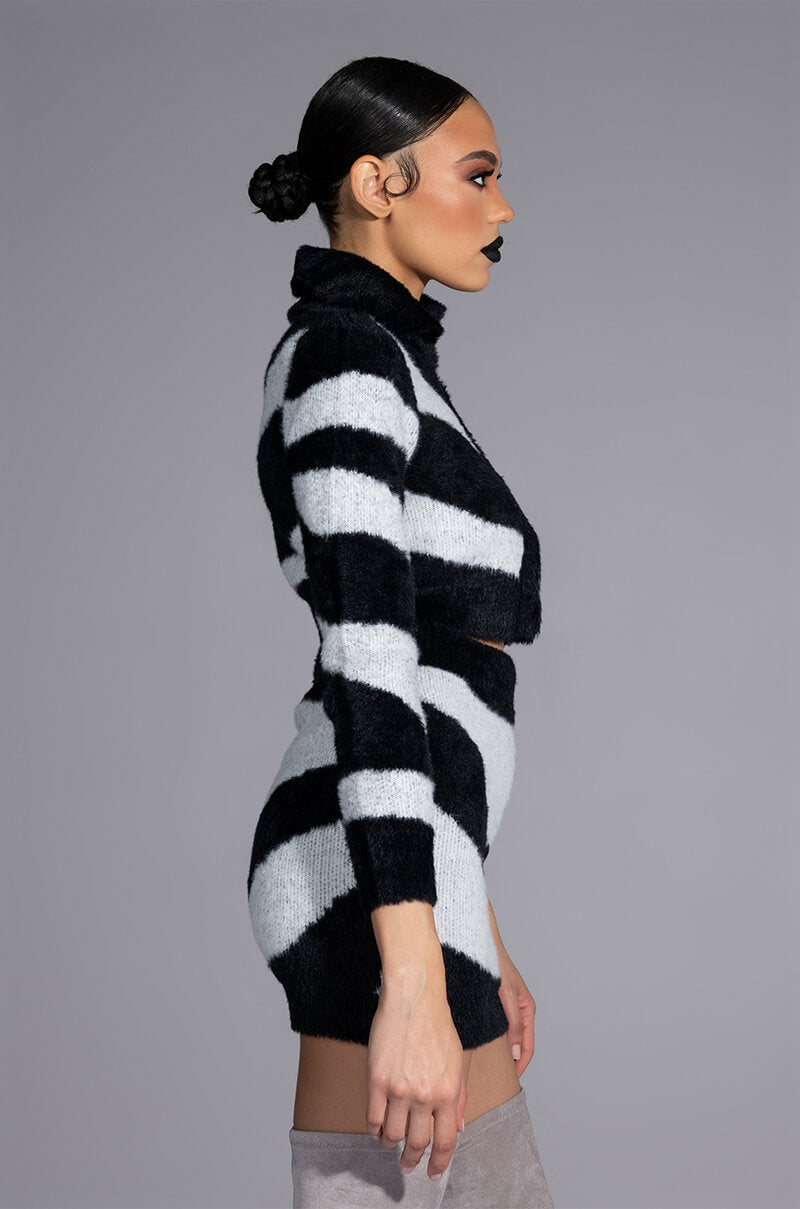EASY DOES IT LONG SLEEVE BUTTON DOWN SWEATER