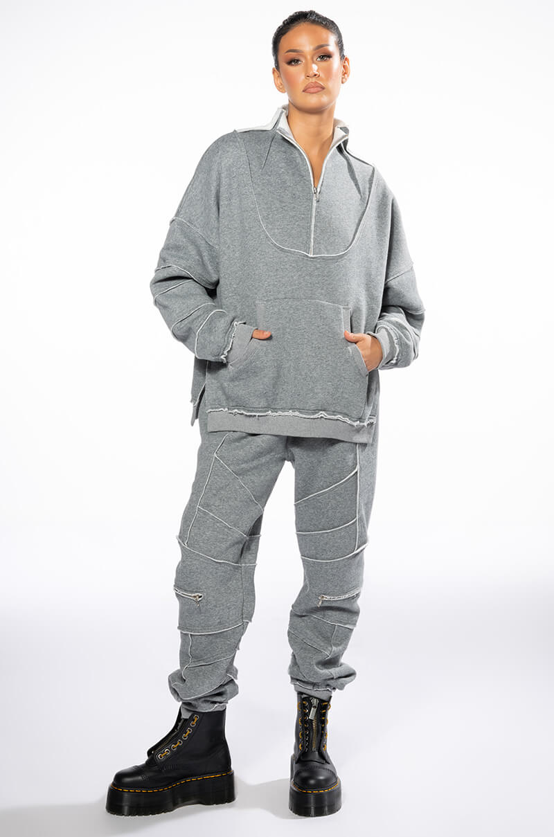 EFFORTLESS OVERSIZED HALF ZIP SWEATSHIRT