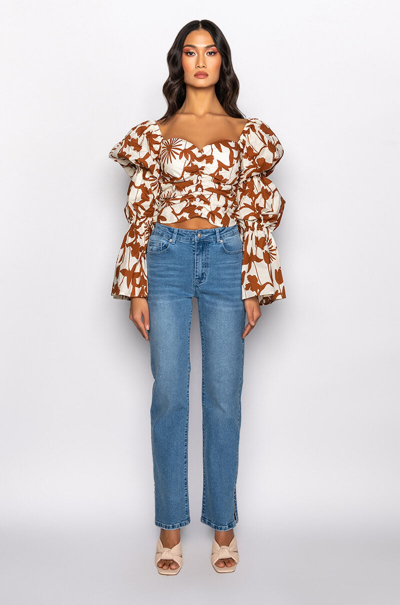 ELEVATED MID RISE STUD SLIT STRAIGHT JEANS