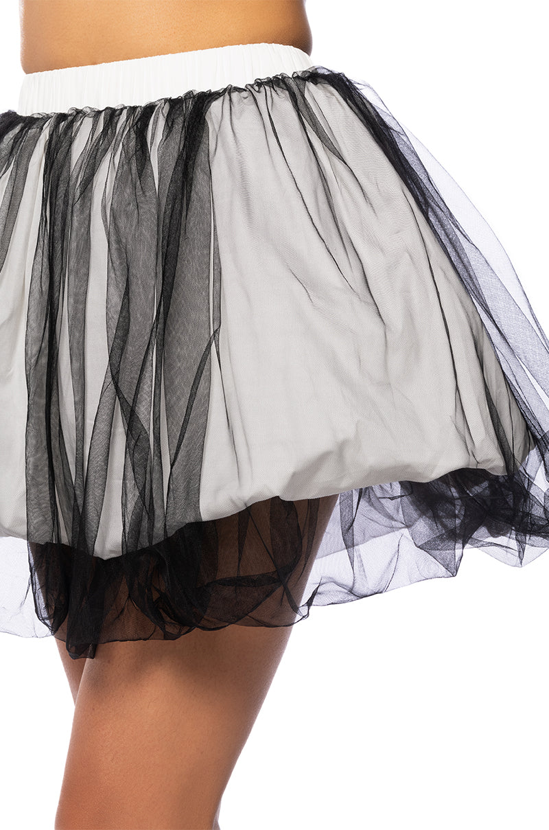 FEELIN CHIC TULLE LINED SKIRT