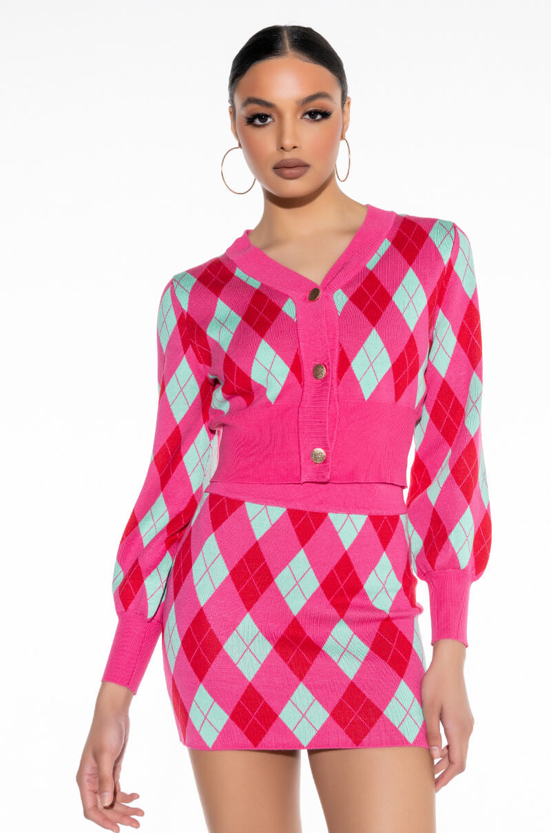 GET A CLUE KNIT CROP CARDIGAN