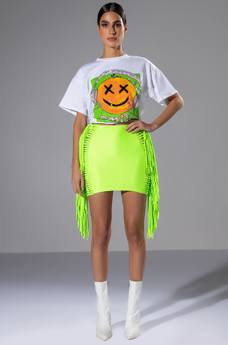 HAPPY FACE GRAPHIC TSHIRT