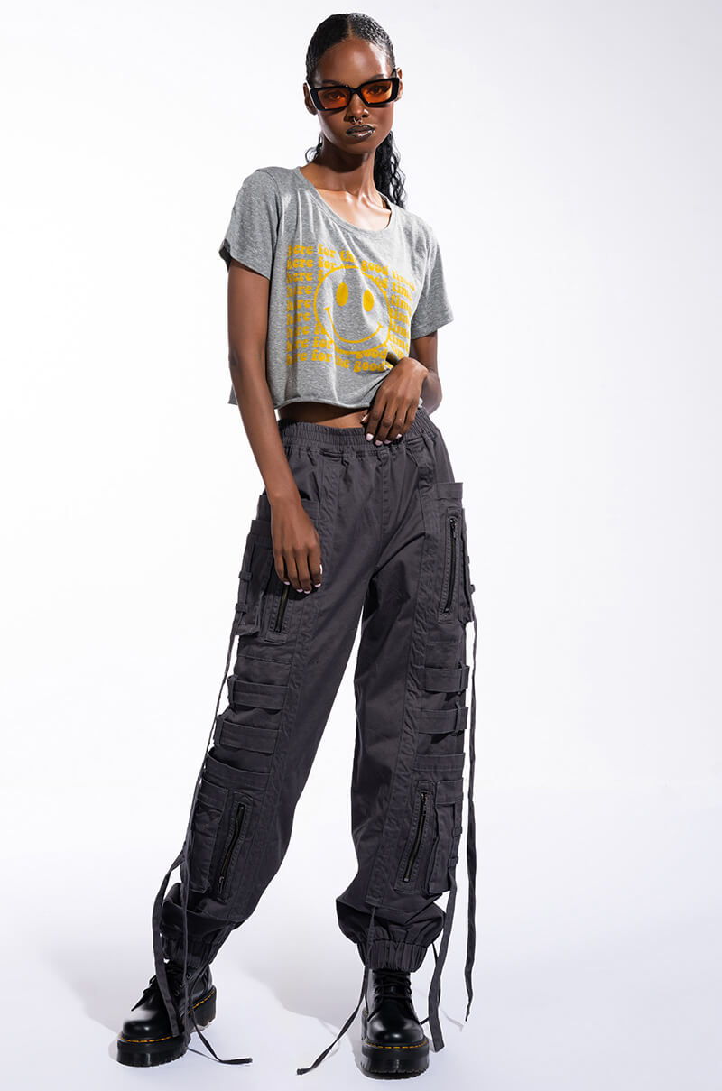 HERE FOR THE GOOD TIMES CROPPED CREW NECK TSHIRT