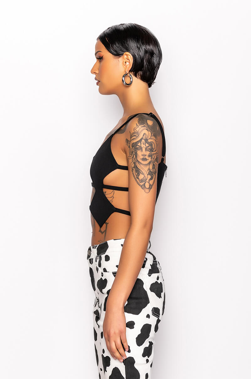 HOTTIE CUTOUT CROP TANK