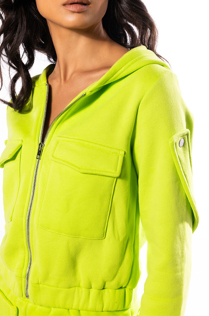 I WANT IT I GOT IT CROPPED SWEATSHIRT