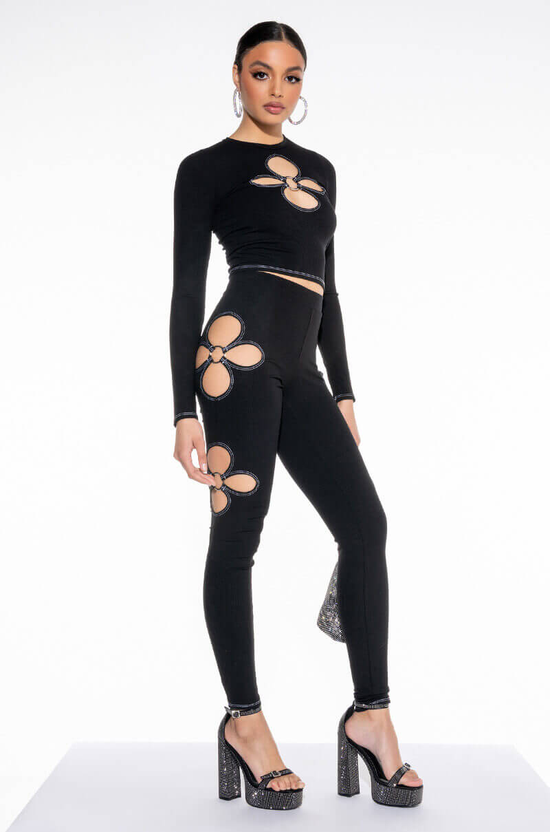 KYLIE CUT OUT RIBBED LONG SLEEVE TOP