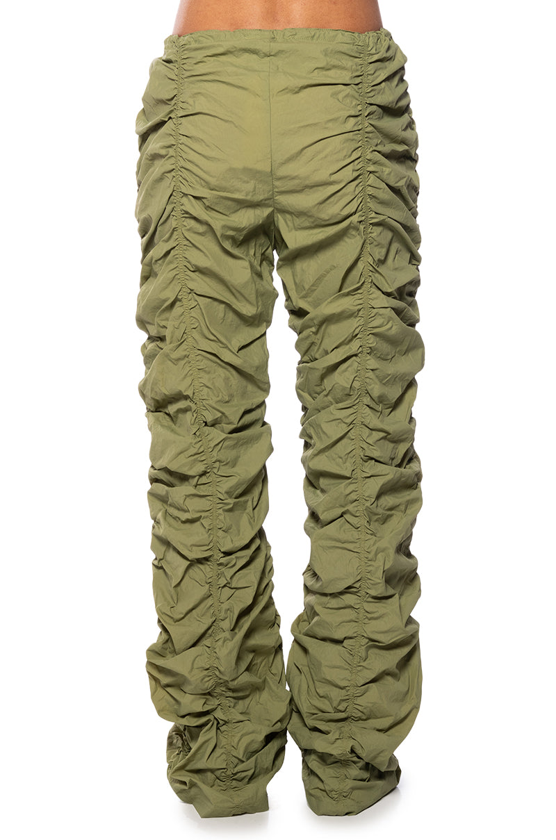 LOTTIE CINCHED WIDE LEG PANT IN GREEN