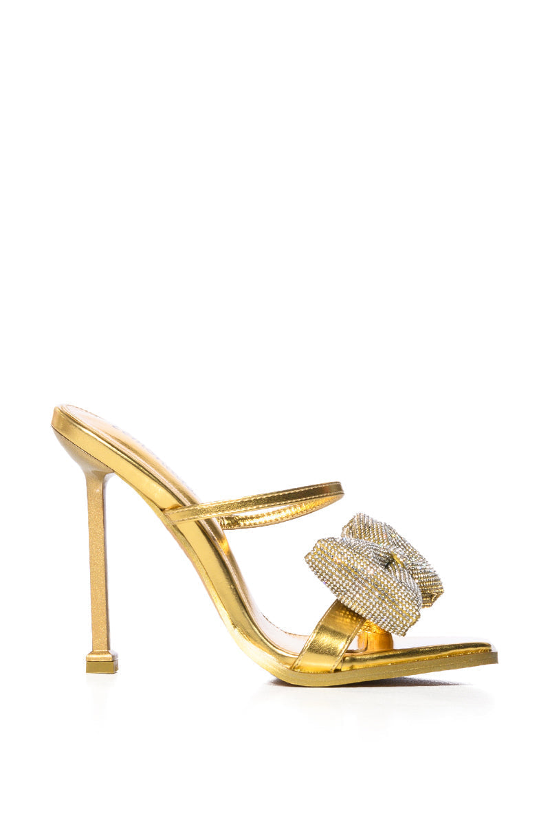 LUMERE BOW MULE IN GOLD